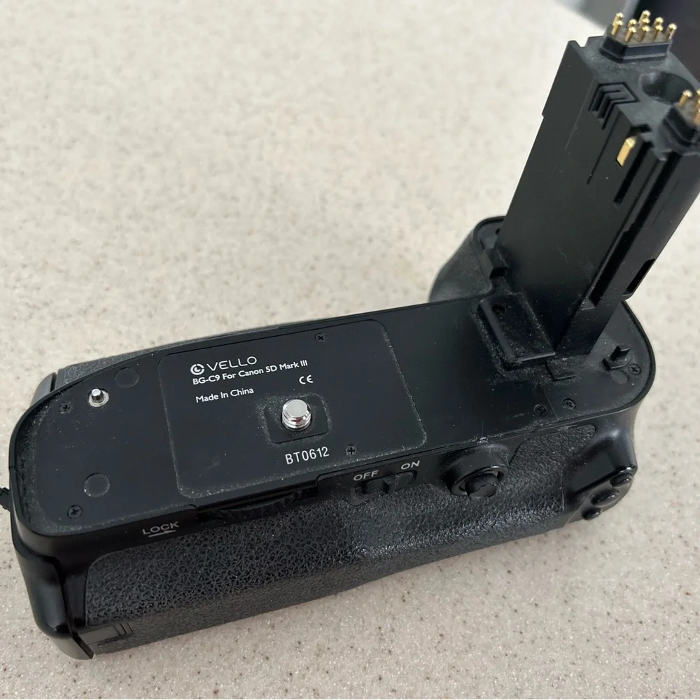 Vello Battery grip pack for Canon 5D mark iii BG-C9
